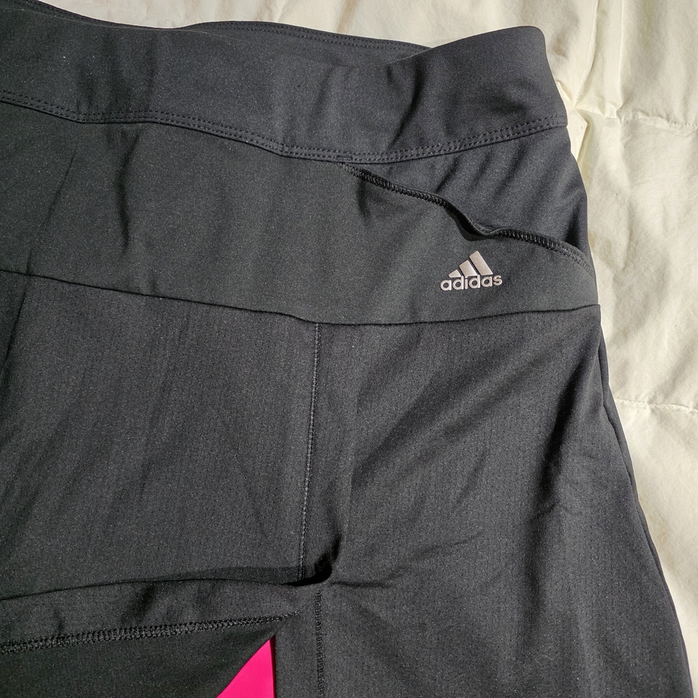 Adidas Black Pink Short Skort. - Picture 3 of 13